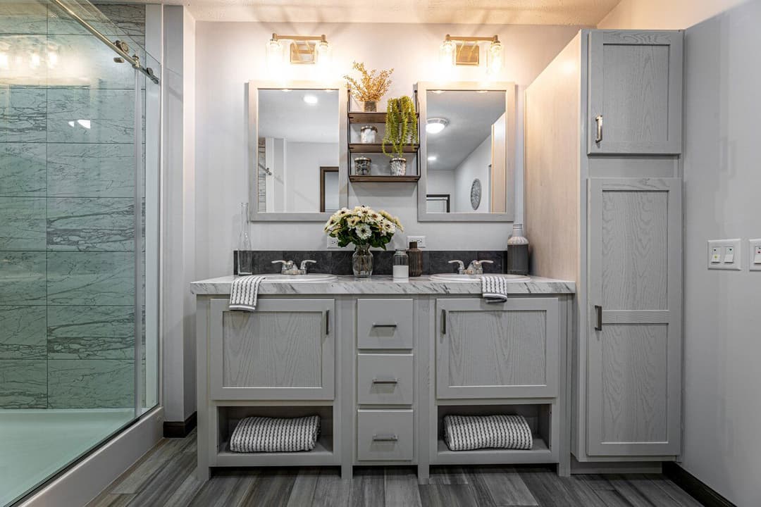 Aberdeen 24031 bathroom home features