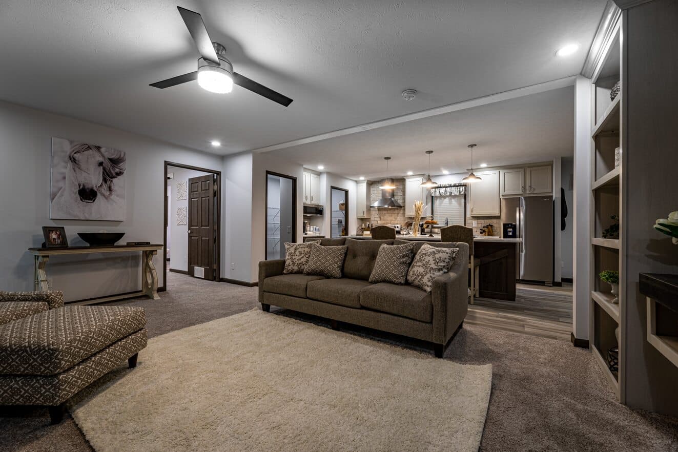 Aberdeen 24031 interior home features