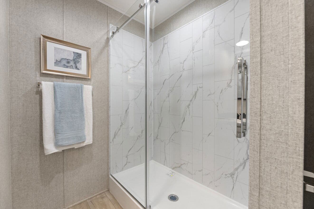 Carson 24532 bathroom home features