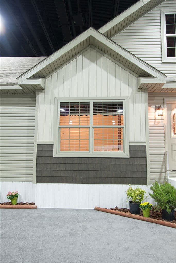 Bellevue exterior home features