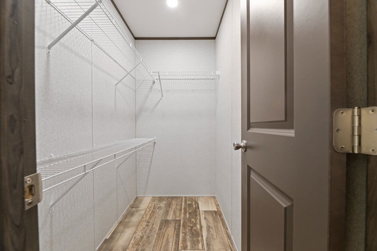 Eastman 24530 interior home features