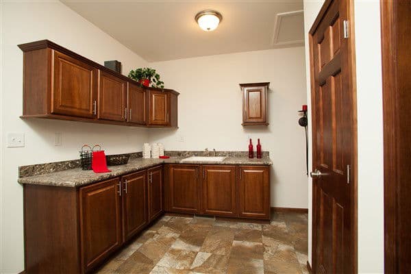 Lionel interior home features