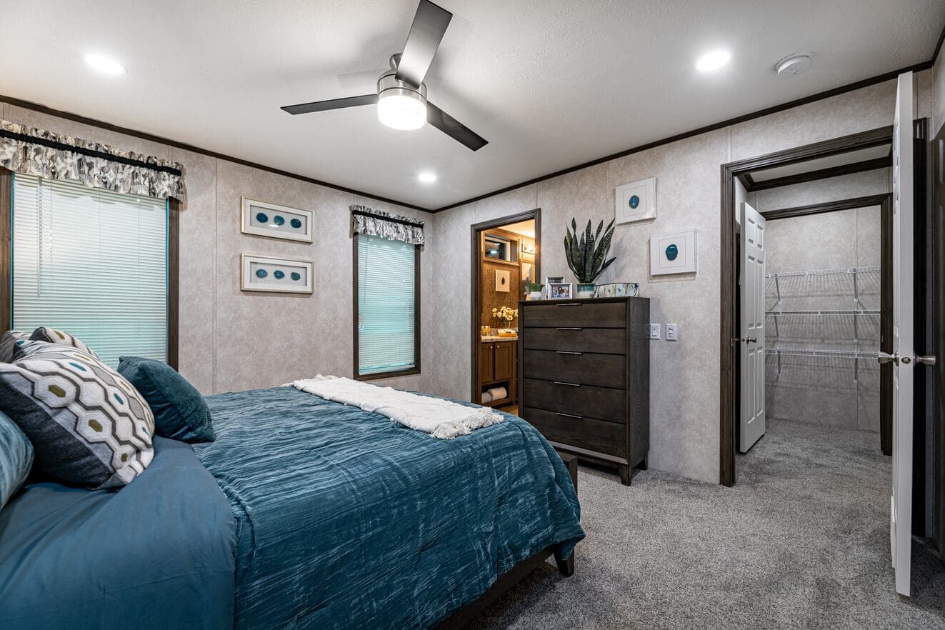 Fulton 24028 bedroom home features