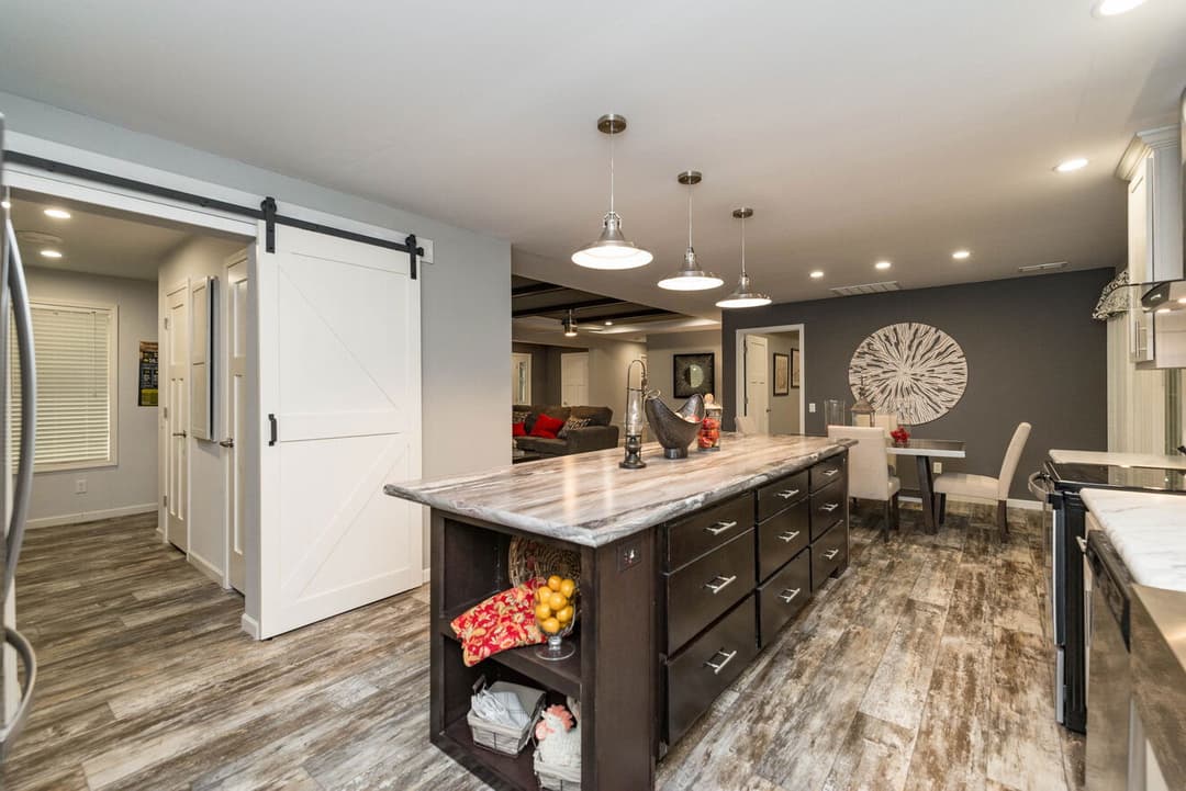 Pinehurst 92602k kitchen home features