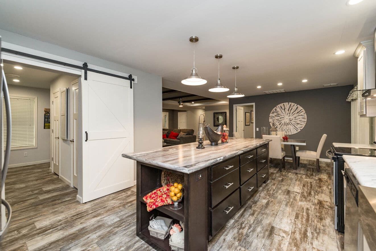 Pinehurst 92602k kitchen home features