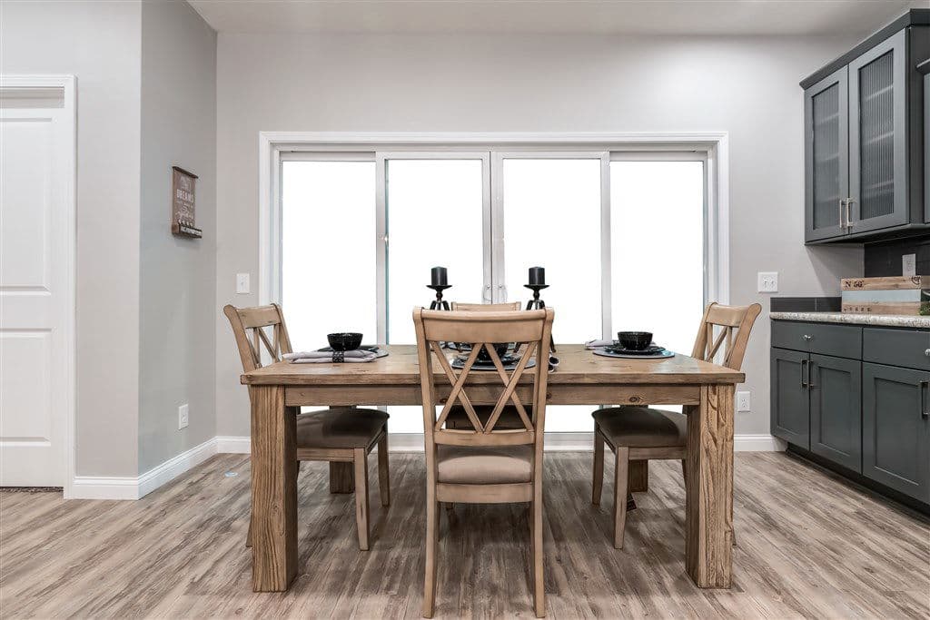 Ultra 13 interior home features