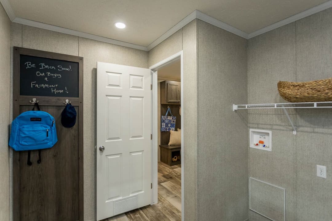 Goddard 24027 interior home features