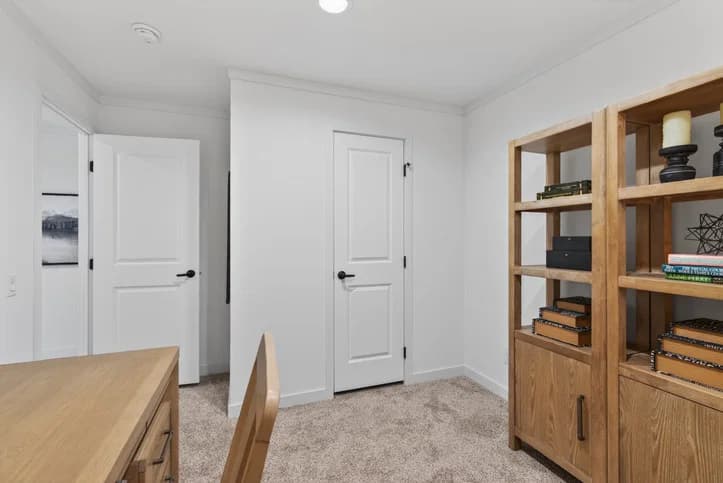 Aura interior home features