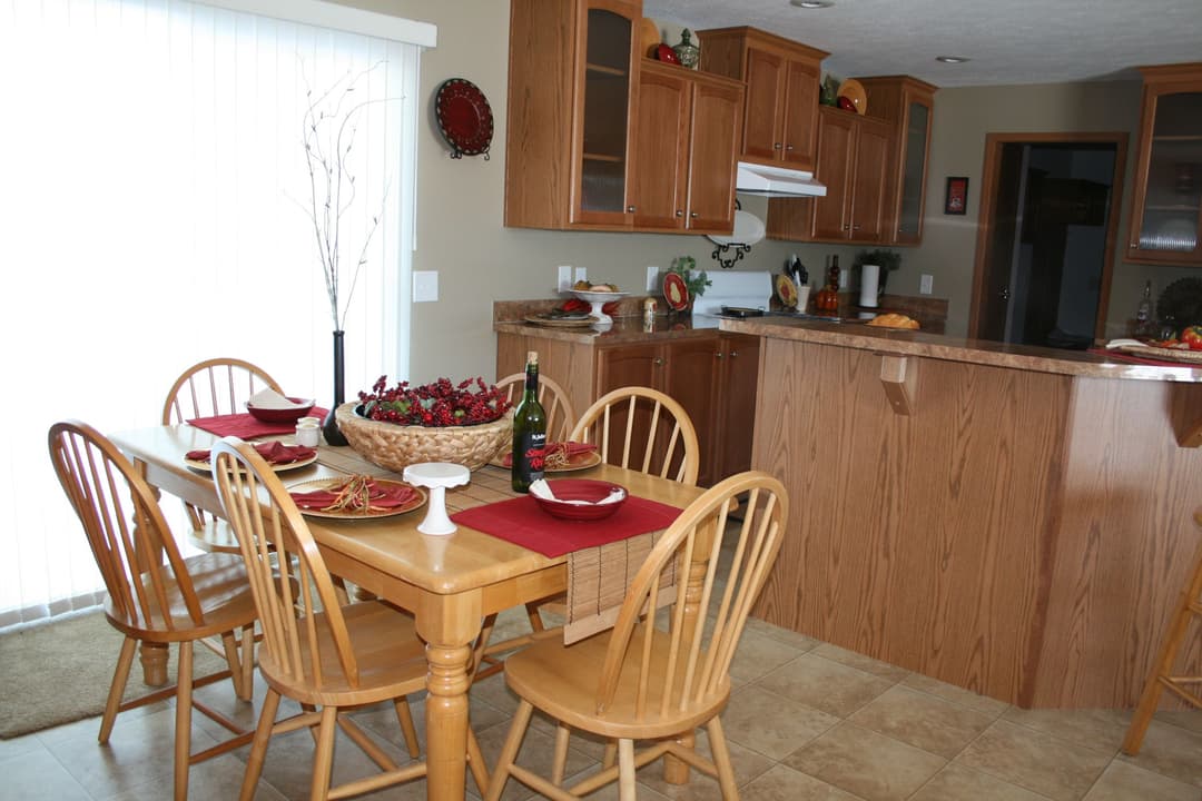 Elm interior home features