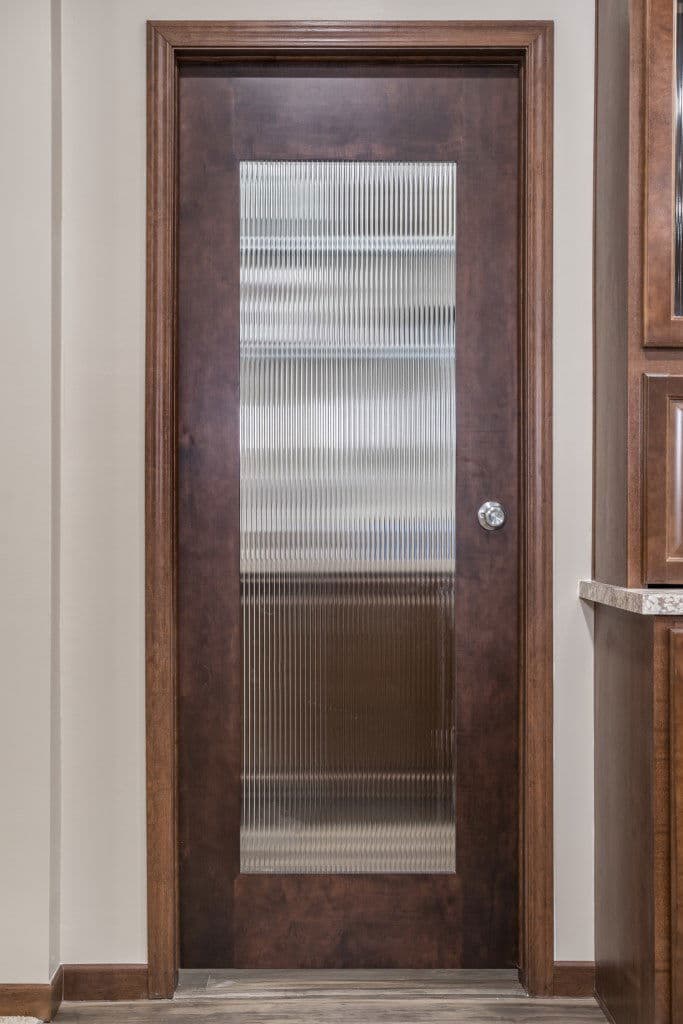 Ultra 6 interior home features