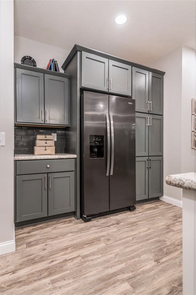 Ultra 13 kitchen home features