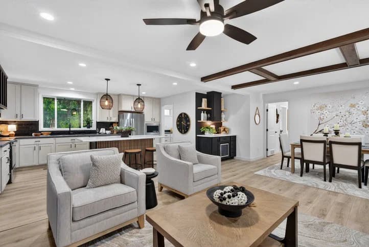 Aura interior home features