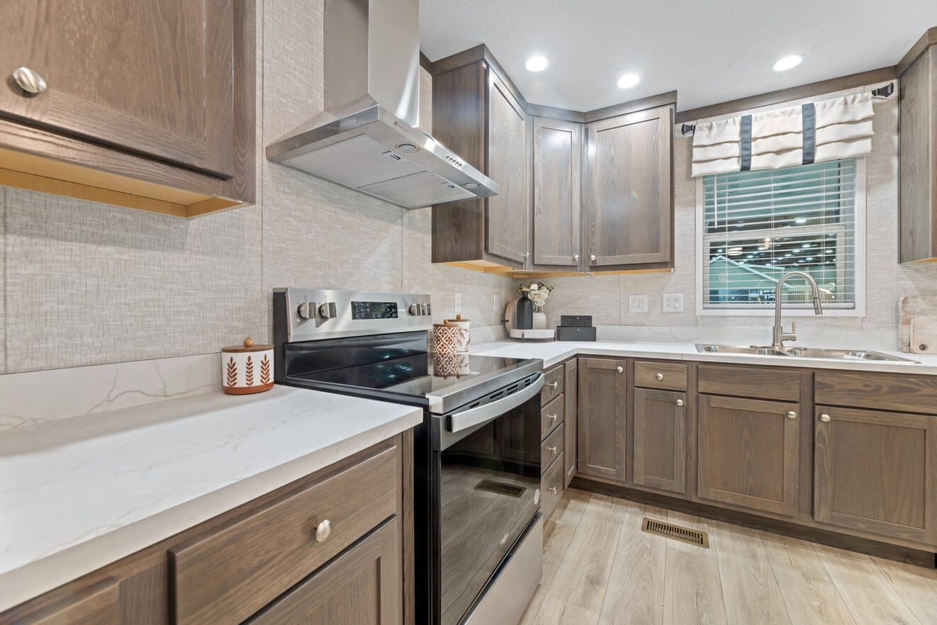 Carson 24532 kitchen home features