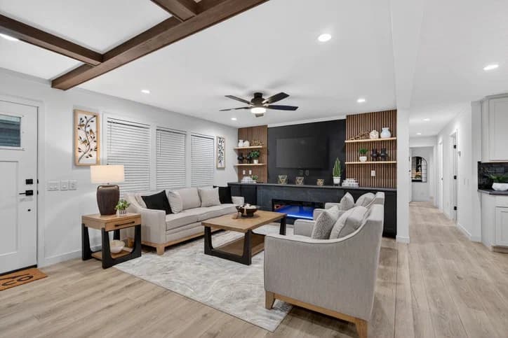 Aura interior home features