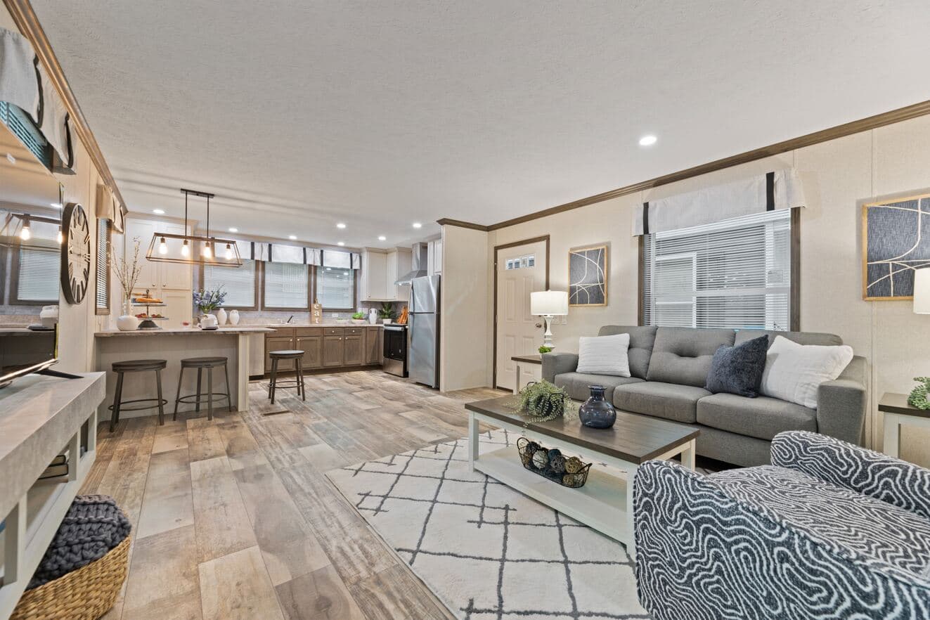 Eastman 24530 interior home features