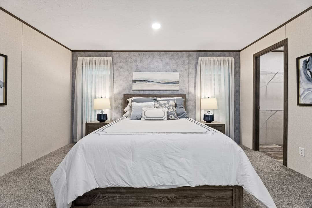 Eastman 24530 bedroom home features