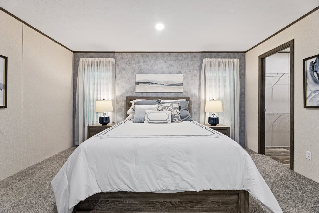 Eastman 24530 bedroom home features