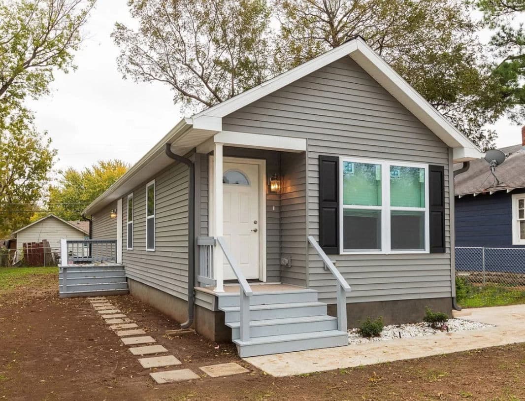 Muskegon hero, elevation, and exterior home features