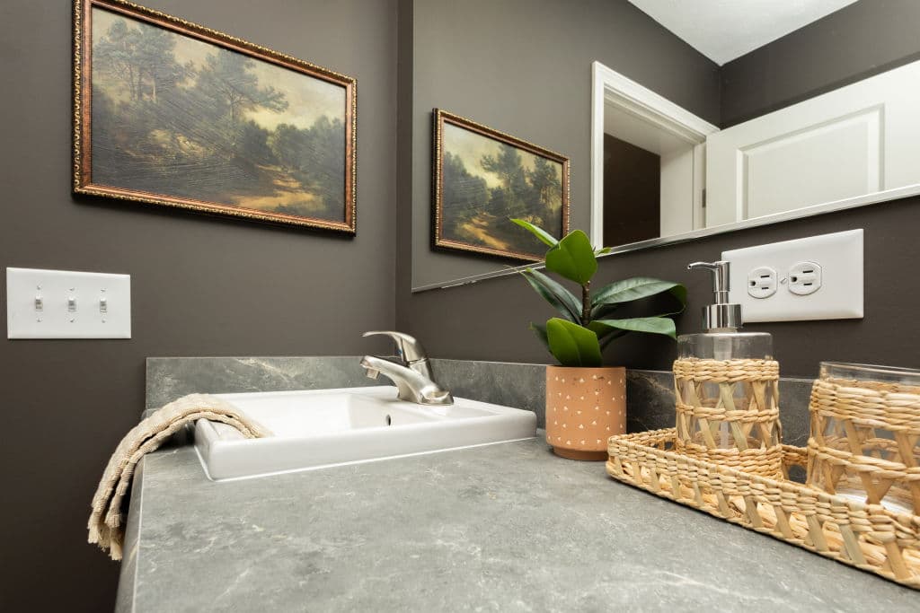 Essence 20 bathroom home features