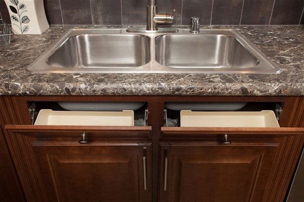 Lionel kitchen home features