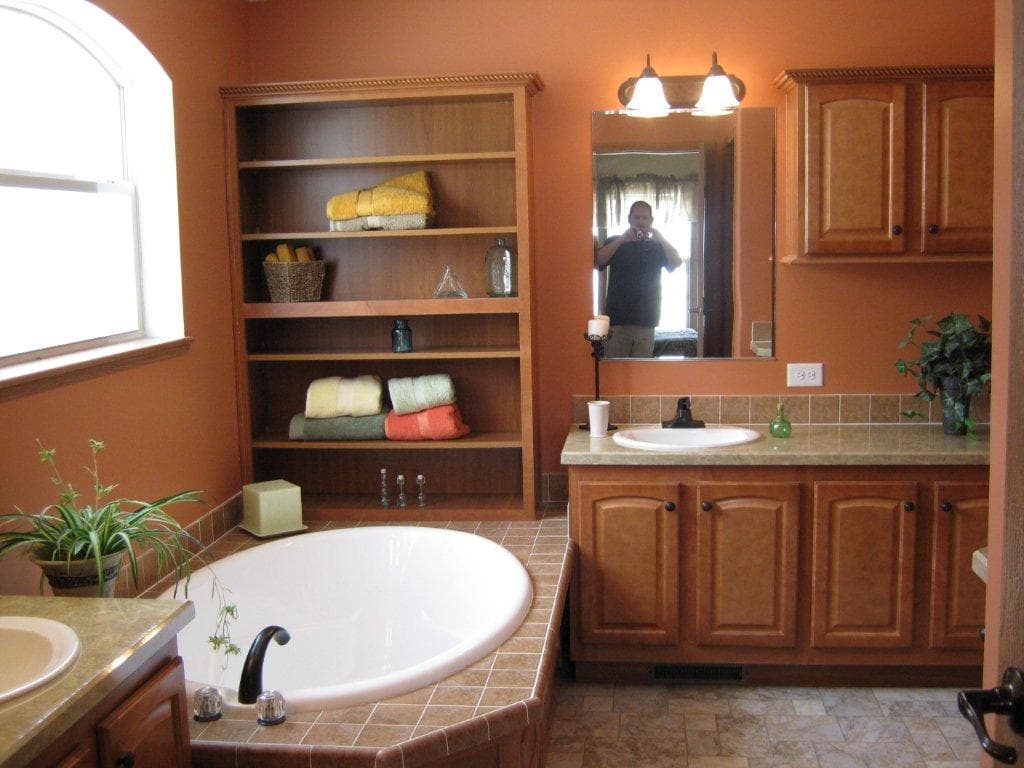 Oakwood bathroom home features