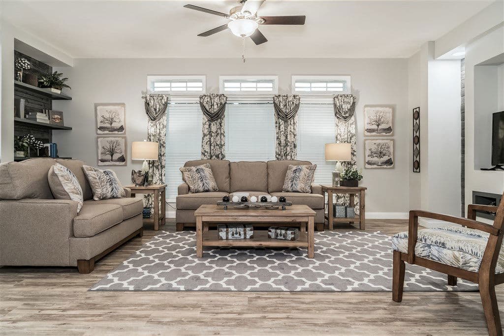 Ultra 13 interior home features