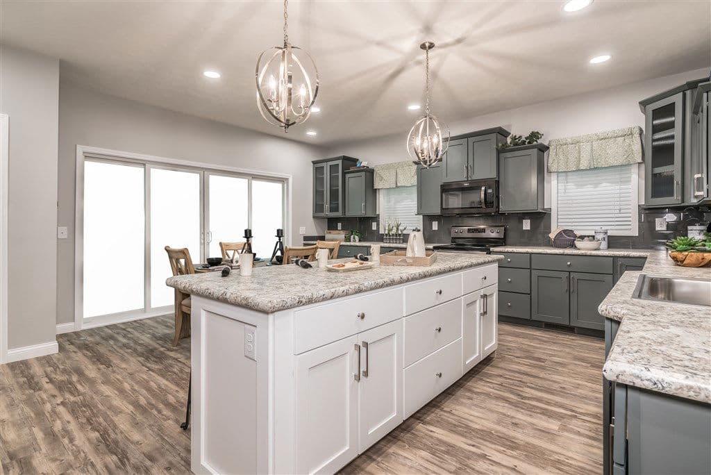 Ultra 13 kitchen home features