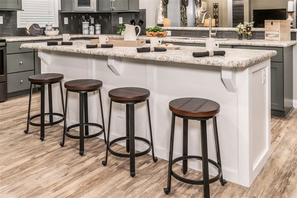 Ultra 13 kitchen home features