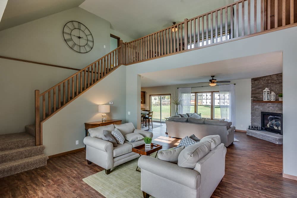 Craftsman ii interior home features