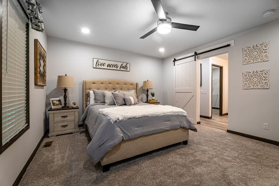 Aberdeen 24031 bedroom home features