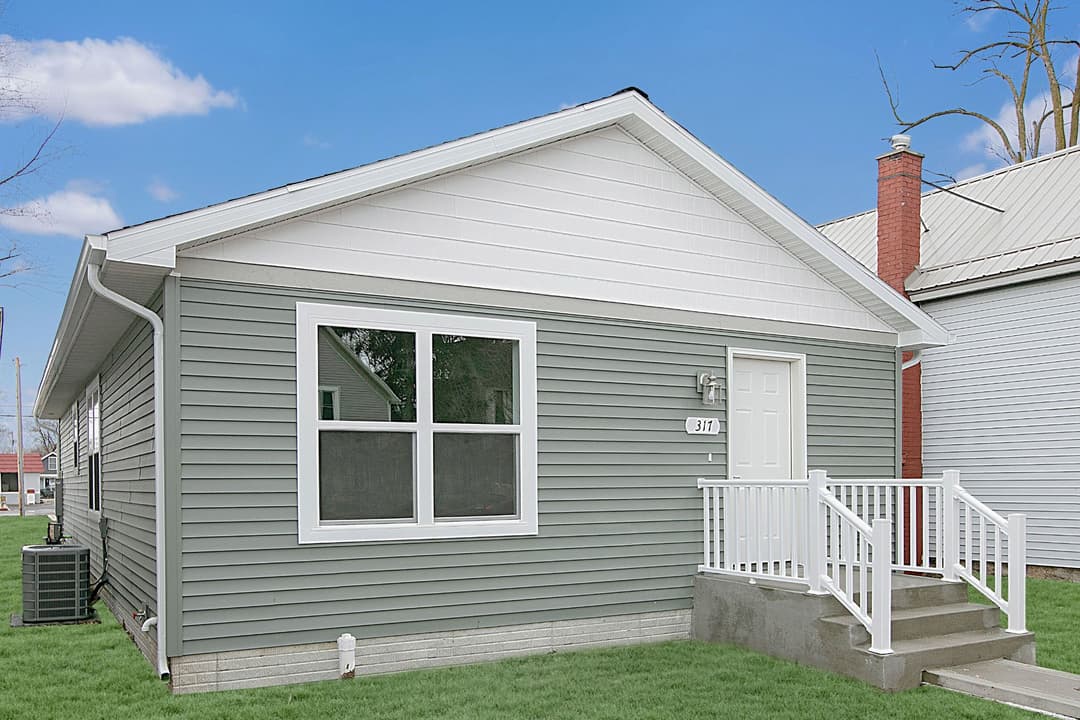 Upper manhattan elevation and exterior home features