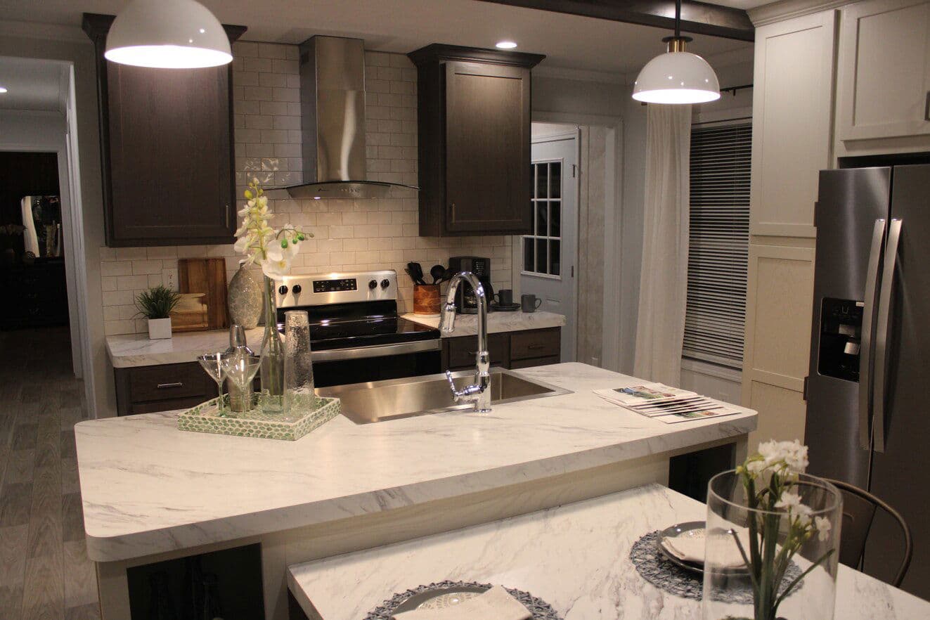 National 24525 kitchen home features