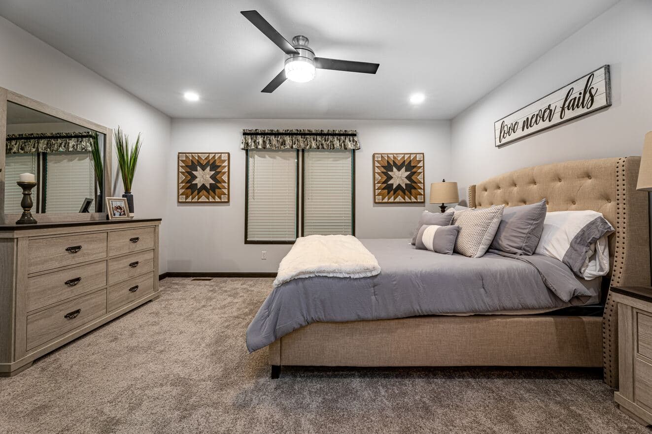 Aberdeen 24031 bedroom home features