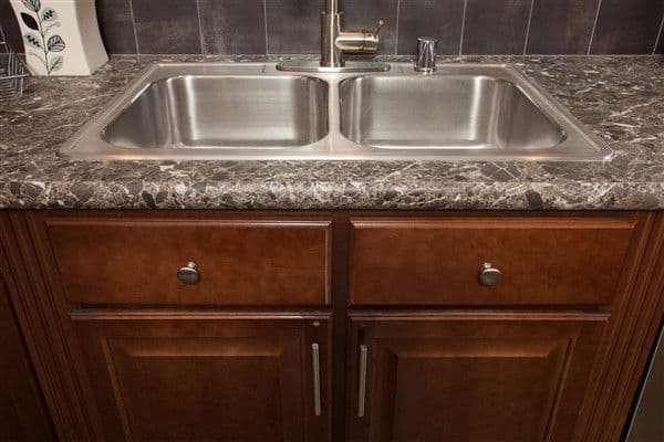 Lionel kitchen home features