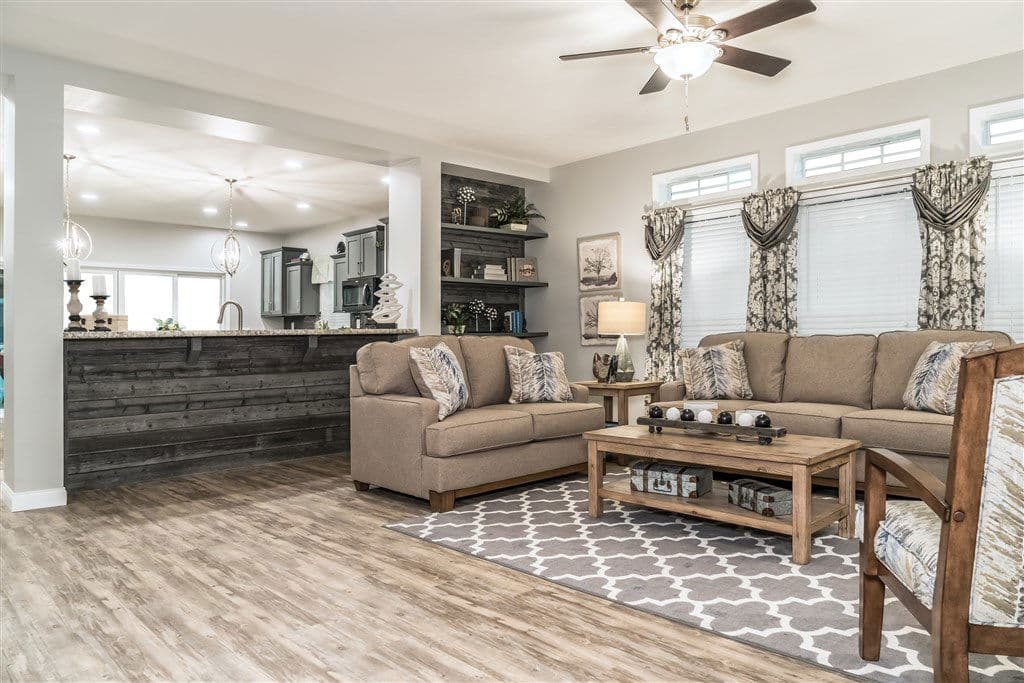 Ultra 13 interior home features