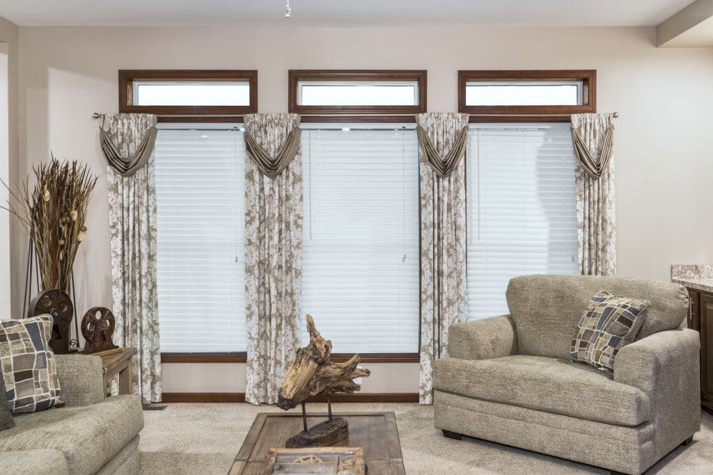 Ultra 6 interior home features