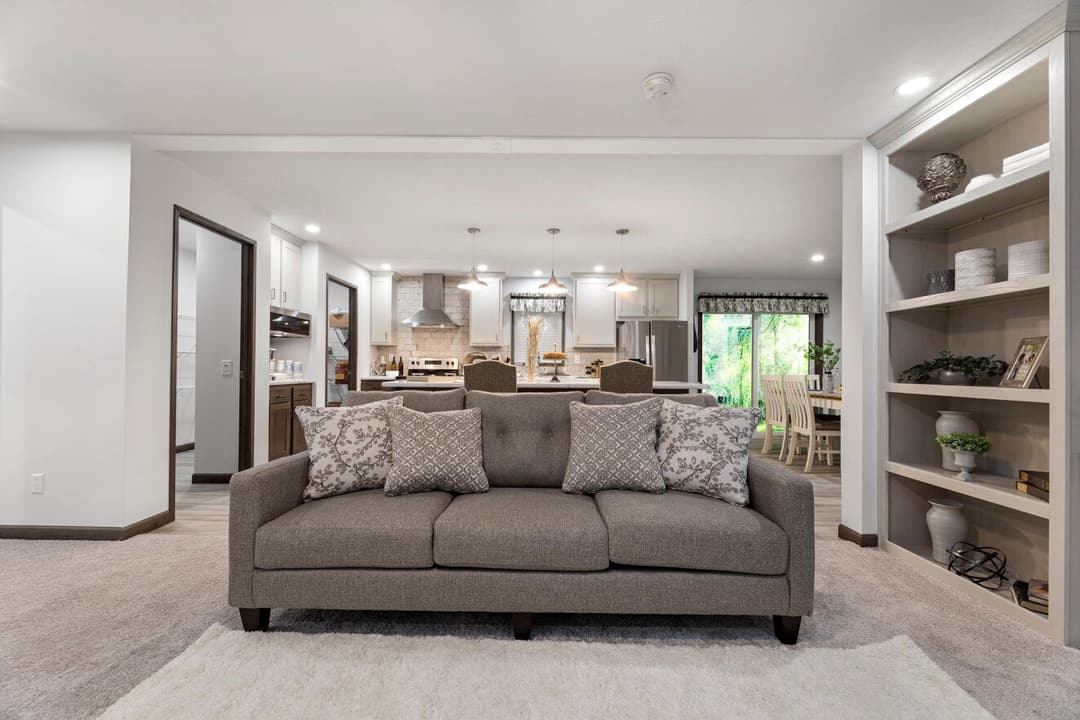 Aberdeen 24031 interior home features