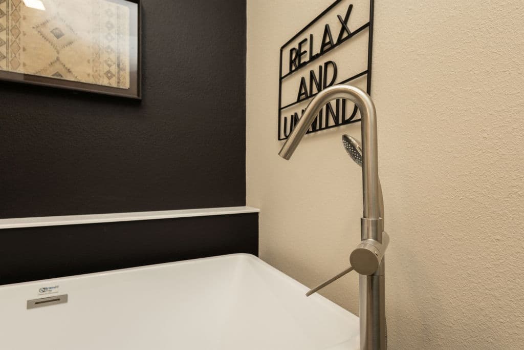 Millenian 5 bathroom home features