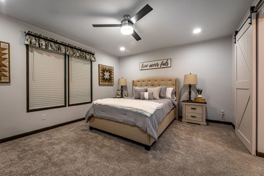 Aberdeen 24031 bedroom home features