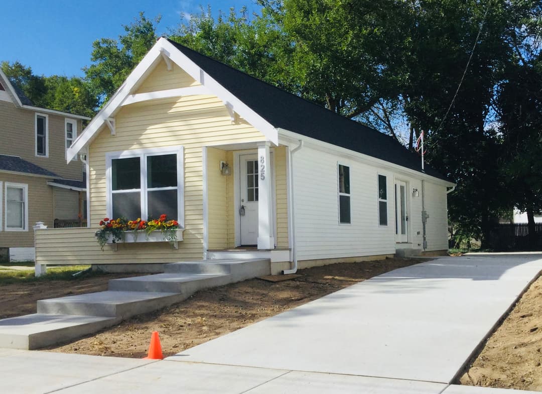 Muskegon elevation and exterior home features