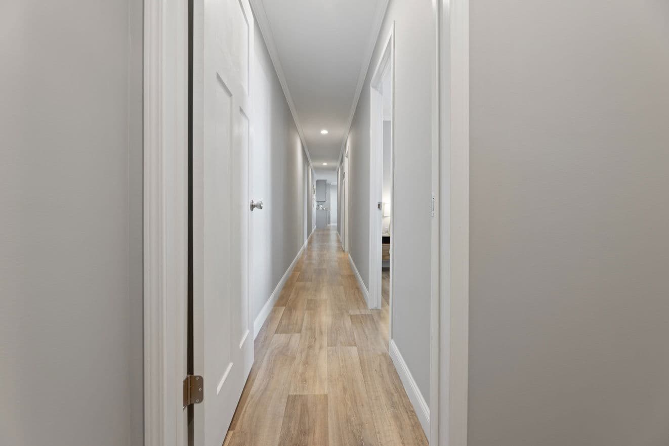 Roanoke duplex interior home features