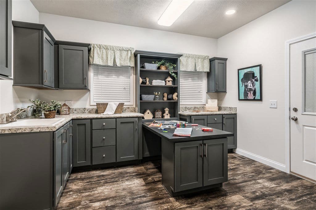 Ultra 13 interior home features