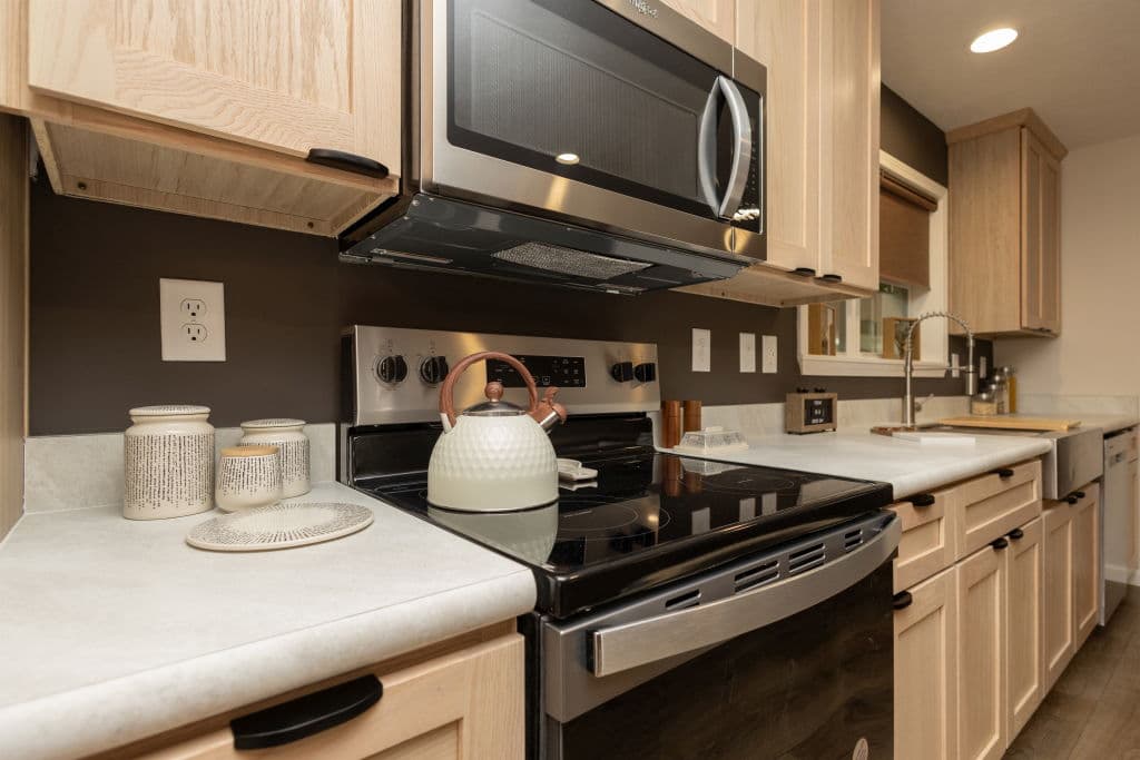 Essence 20 kitchen home features