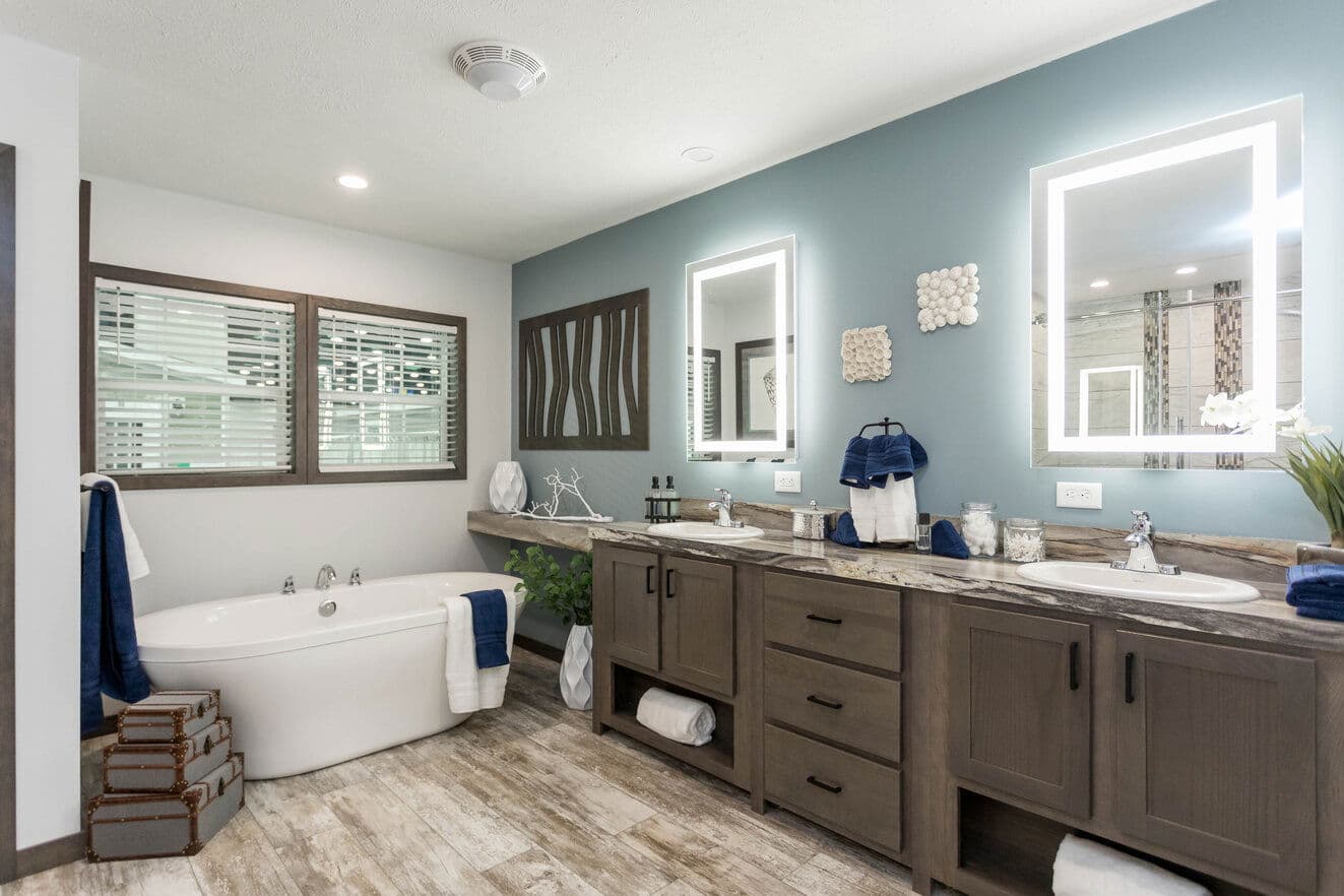 Harbor town 92610k bathroom home features