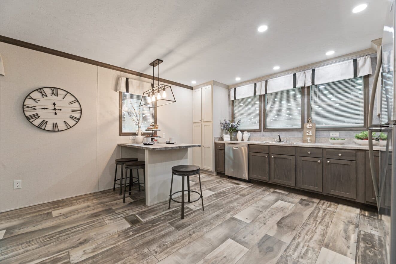 Eastman 24530 kitchen home features