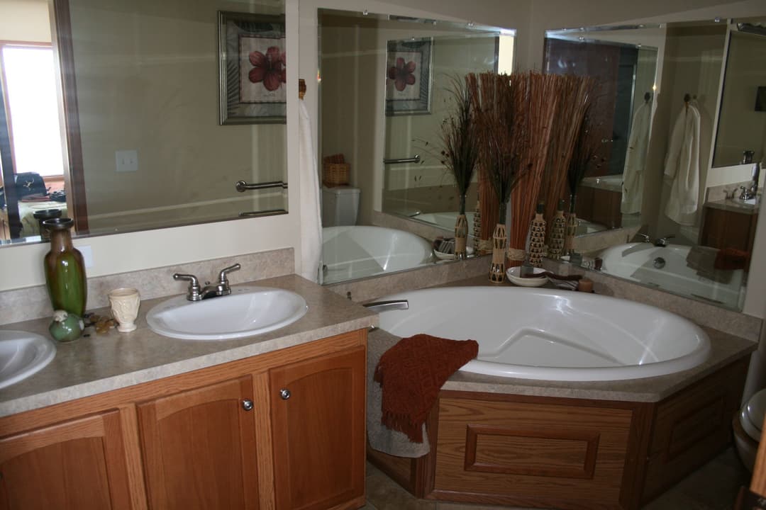 Elm bathroom home features