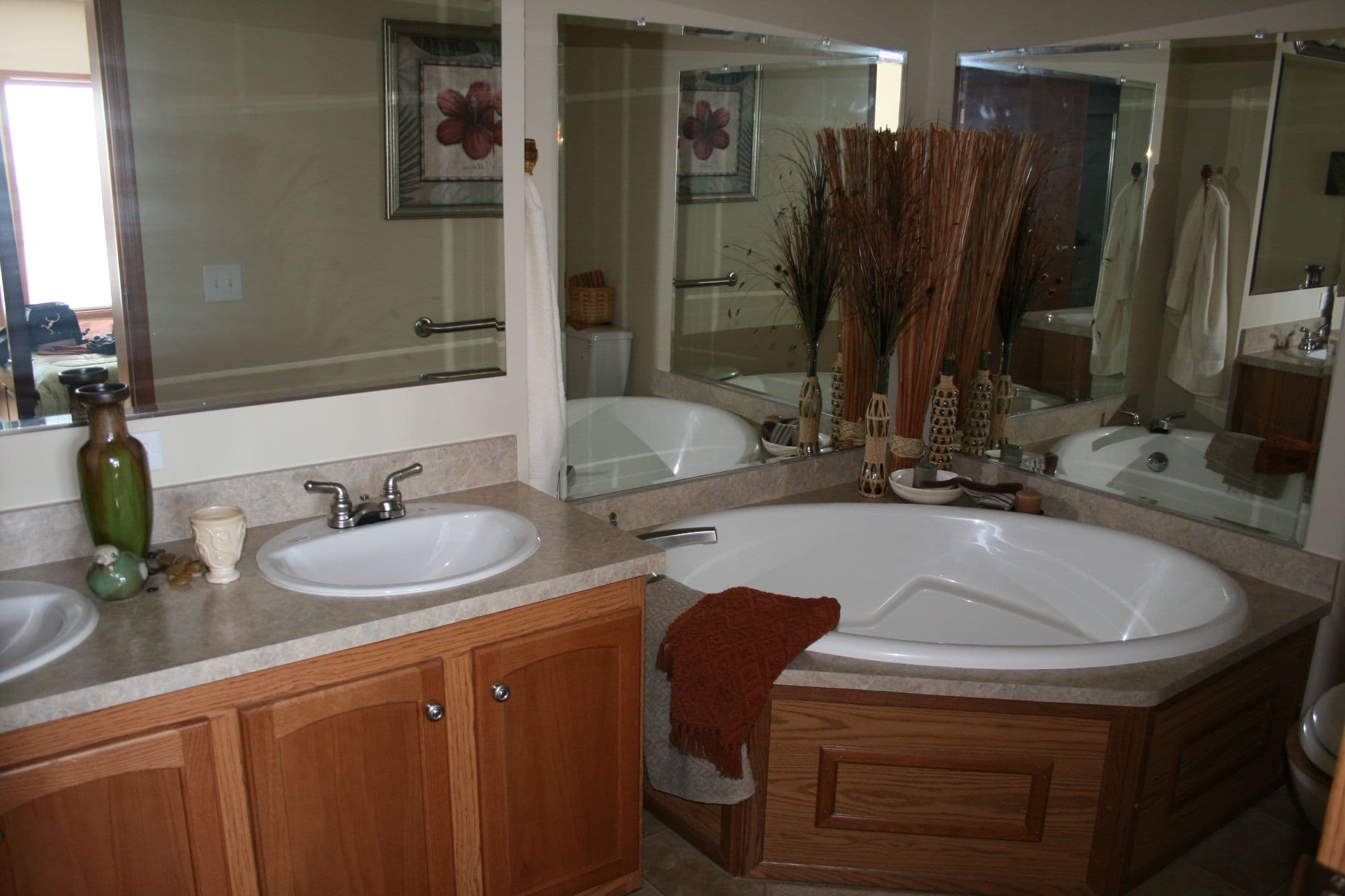 Elm bathroom home features