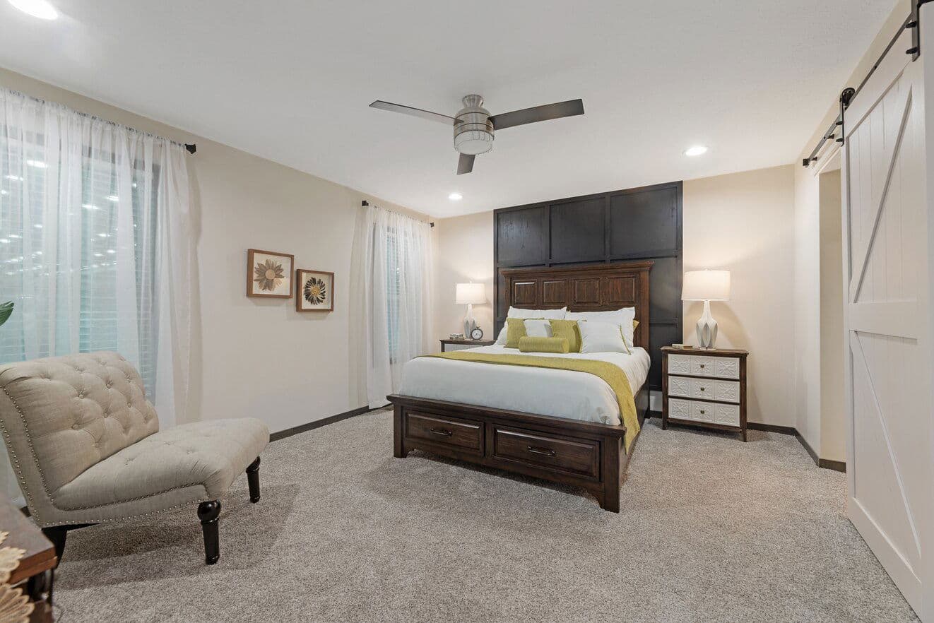 Houghton 24036 bedroom home features