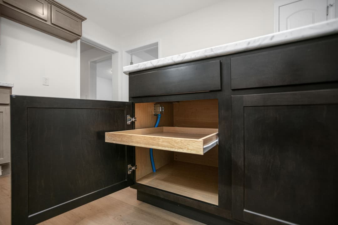 Upper manhattan kitchen home features