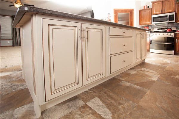 Lionel kitchen home features